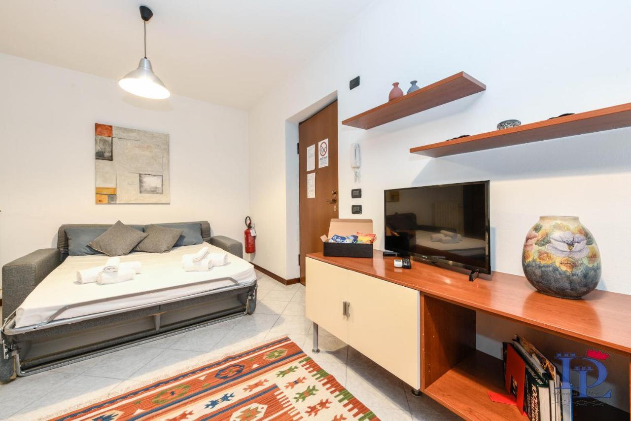 Desenzanoloft Blue Lake Star Apartment Desenzano del Garda Exterior photo
